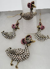 Load image into Gallery viewer, MOTHER GOOSE BROOCH  (PIN)
